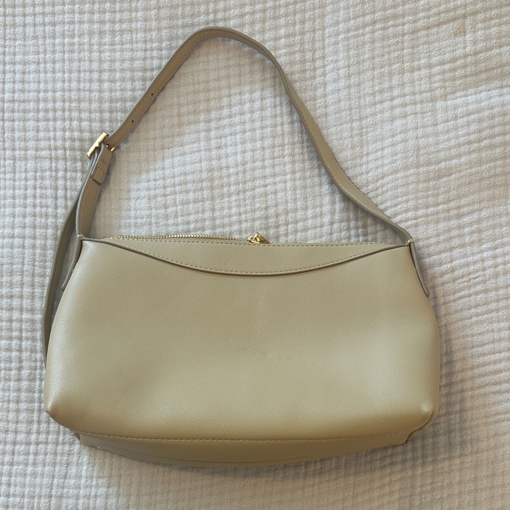 MANGO Shoulder Bag w/ zip